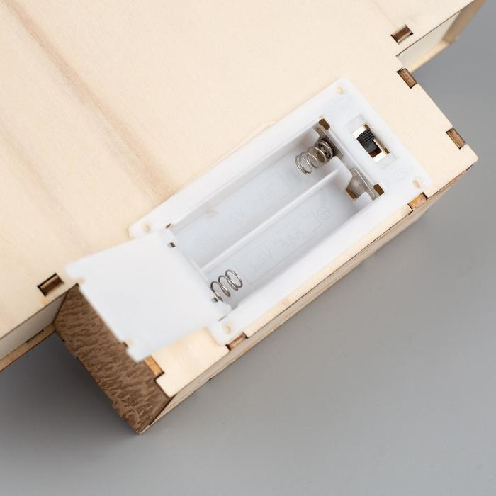 Светодиодная фигура &laquo;Новогодний олень&raquo; 19 &times; 30 &times; 4.5 см, дерево, батарейки АААх2 (не в комплекте), свечение тёплое белое