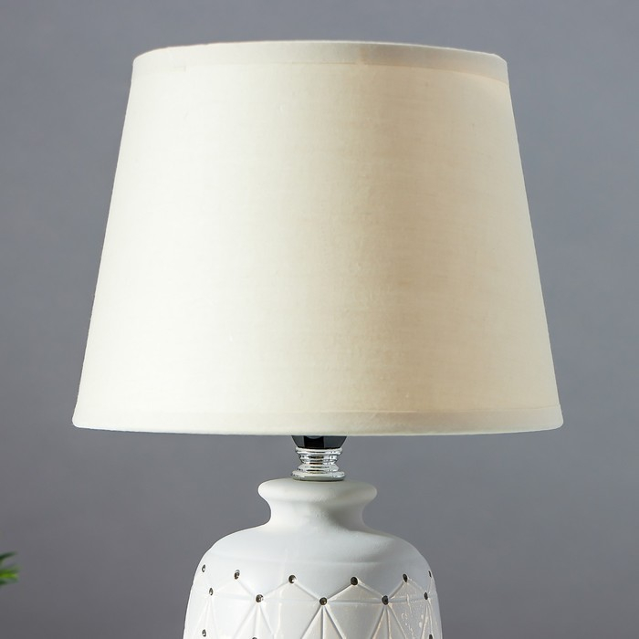 Лампа настольная 16735/1WT E14 40Вт белый  h.31см RISALUX