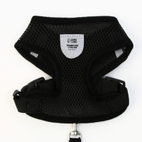 Шлейка дышащая с поводком и светоотражающей нашивкой, M, ОШ 33, ОГ 32-43, черная