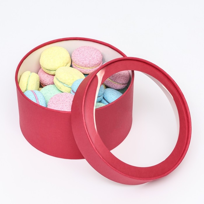 Подарочная коробка "Wewak" красный бархат, завальцованная с окном, 18 х 10 см