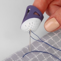 Напёрсток, 2,5 × 2,2 см, размер М, цвет фиолетовый/белый Напёрсток, 2,5 × 2,2 см, размер М, цвет фиолетовый/белый