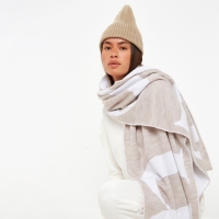 Шарф женский двусторонний MIST бежевый, размер 47*226см Шарф женский двусторонний MIST бежевый, размер 47*226см