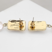 Серьги с жемчугом &laquo;Эксклюзив&raquo; мятый прямоугольник, цвет золото