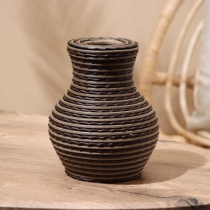 Ваза плетёная 15х15х20 см (+/- 3 см) Ваза плетёная 15х15х20 см (+/- 3 см)