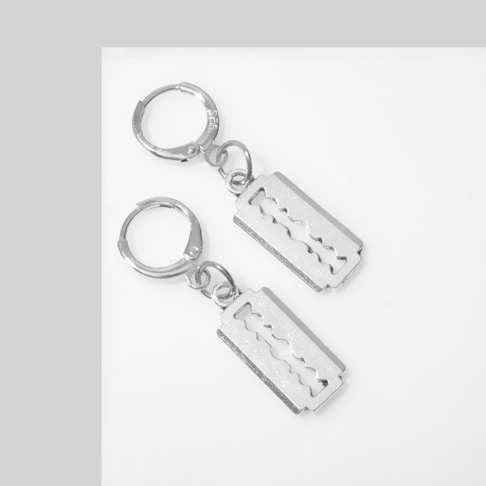 Серьги металл &laquo;Лезвие&raquo;, цвет серебро