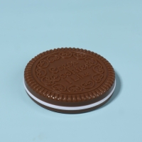 Зеркало складное &laquo;Шоколадное чудо&raquo;, с расчёской, d = 6,6 см, цвет МИКС