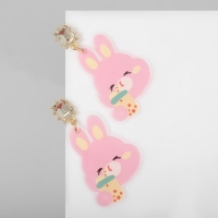 Серьги пластик &laquo;Зайки&raquo; с цветочком, цветные в золоте