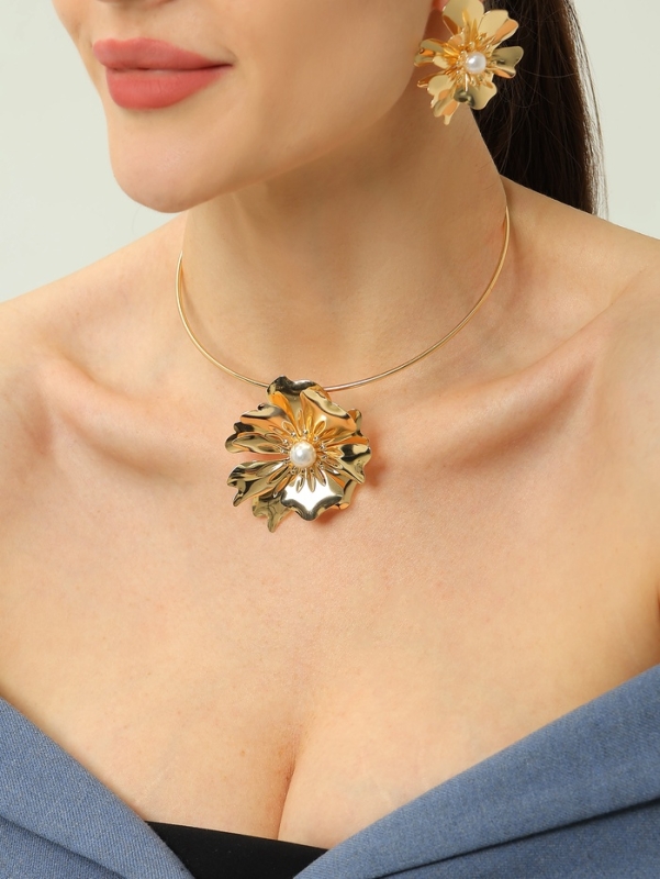 Набор 2 предмета: серьги, колье &laquo;Цветок&raquo; бусина, белый в золоте, d=14 см