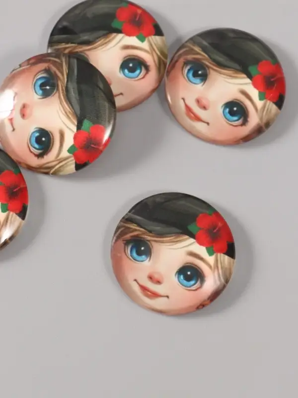 Кабошон стекло для творчества "Круг. Мальчишка в картузе с цветком" 3х3 см