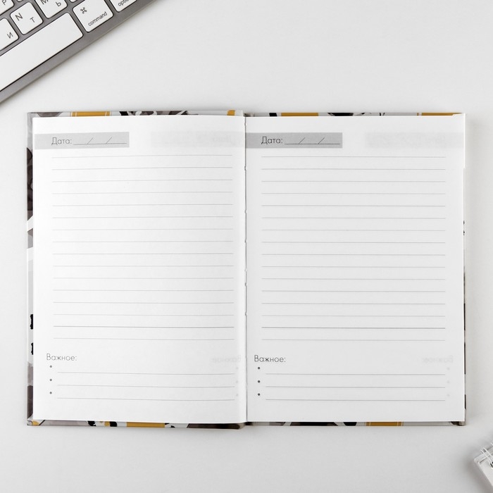 Подарочный набор YOU are the BEST TEACHER: ежедневник А5 80 листов, ручка шариковая металл 0,8 мм, мыльные лепестки 3 шт