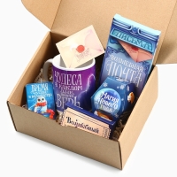 Подарочный набор новогодний, большой гифтбокс &laquo;Волшебство в твоих руках&raquo;, жевательная конфета, молочный шоколад, кружка, печенье с предсказанием, жевательная резинка.