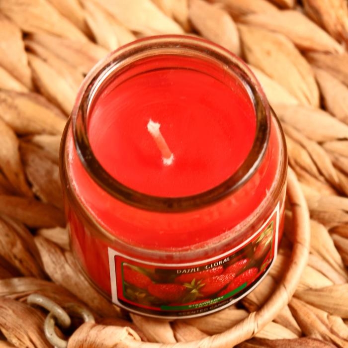 Свеча в банке "Клубника" 82 гр 6х9х9 см