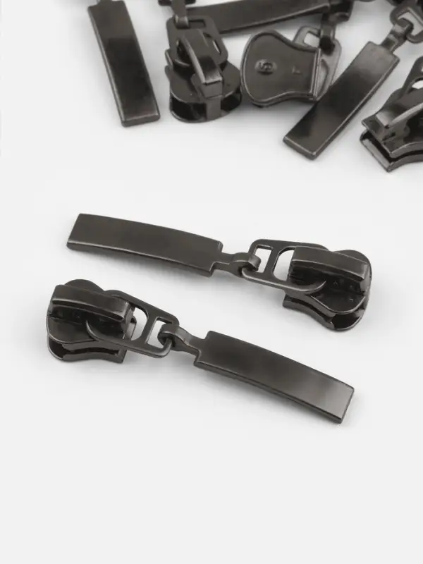 Бегунок для молнии &laquo;Трактор&raquo;, №5, цвет чёрный никель