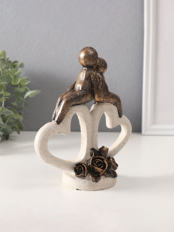 Сувенир полистоун "Пара на каменных сердцах с розами" под бронзу 7,5х15,3х18 см