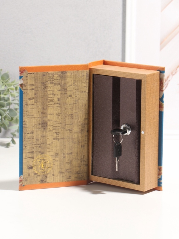 Сейф-книга дерево кожзам "Вкусная реклама" 3D тиснение 21х13х5 см