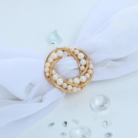 Зажим для платка &laquo;Жемчужный круг&raquo;, цвет белый в золоте