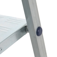 Стремянка ТУНДРА, оцинкованная, 4 ступени Стремянка ТУНДРА, оцинкованная, 4 ступени