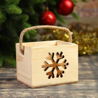 Новый год. Кашпо деревянное "Снежинка", ручка- шнур, 12,5х10,5х9,5см Новый год. Кашпо деревянное "Снежинка", ручка- шнур, 12,5х10,5х9,5см