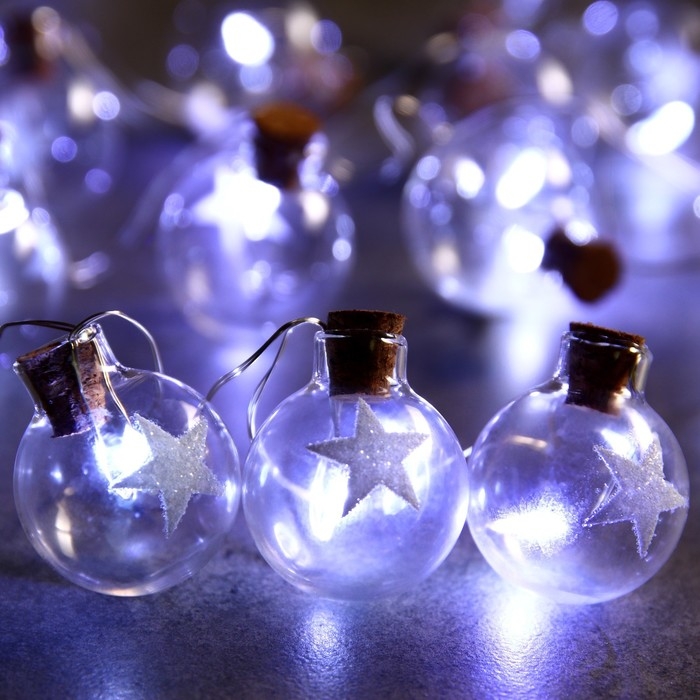 Гирлянда &laquo;Нить&raquo; 1.6 м с насадками &laquo;Шарики со звездой&raquo;, IP20, серебристая нить, 15 LED, батарейки ААх2 (нет в комплекте), свечение белое
