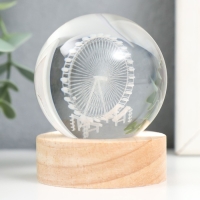 Сувенир стекло подсветка "Колесо обозрения" d=6 см подставка дерево, USB 6,5х6,5х7,5 см