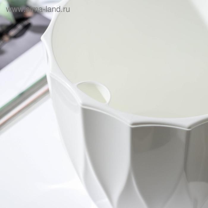 Кашпо для цветов со вставкой &laquo;Флюте&raquo;, 1,9 л, цвет белый