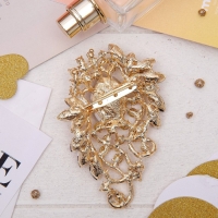 Брошь &laquo;Императрица&raquo; лавра, цвет шампанского в золоте