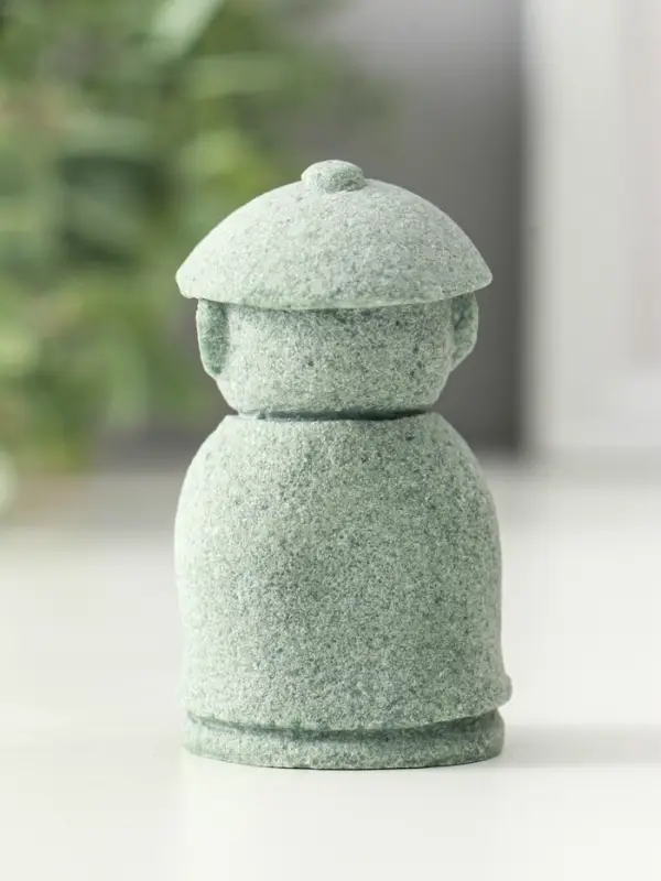 Сувенир песчаник "Маленький монах - молитва" 3,7х3,8х6,7 см