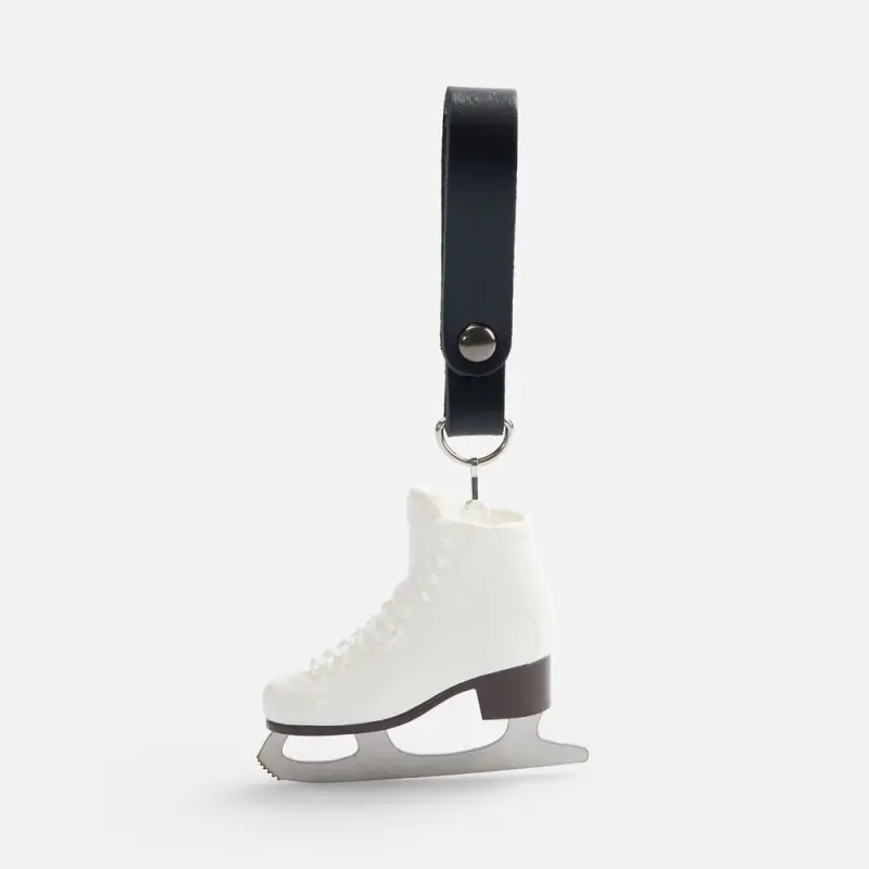 Брелок &laquo;Фигурный конек&raquo;, белый