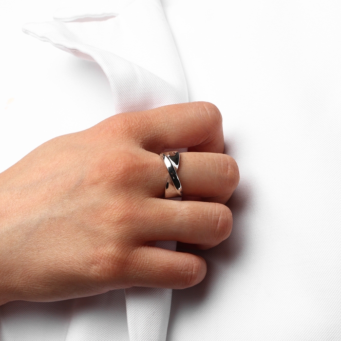 Кольцо металл «Тренд» перекрученное мини, цвет серебро размер 17 Кольцо металл «Тренд» перекрученное мини, цвет серебро размер 17