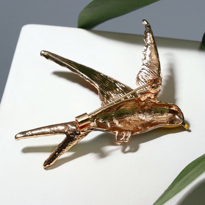 Брошь &laquo;Птичка&raquo; ласточка, цветная в золоте