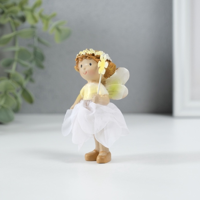 Сувенир полистоун "Малышка фея в цветочном платьишке с цветком" МИКС 6х6х6 см