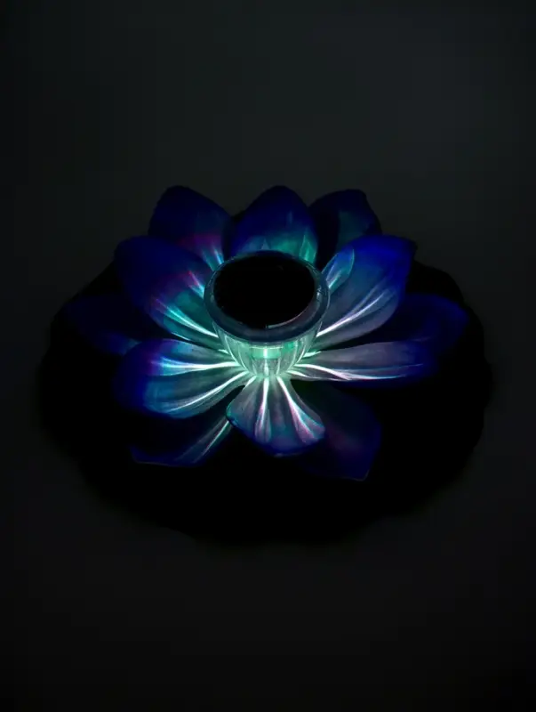 Садовый светильник для водоемов 28 х 28 х 9 см на солнечной бат-е "Лотос" фиол-ый N010