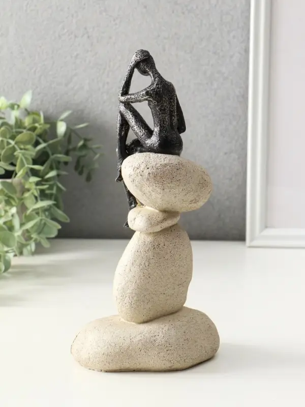 Сувенир полистоун "Абстракция. Мыслитель и сад камней" бронза с бежевым 12х9х25,5 см