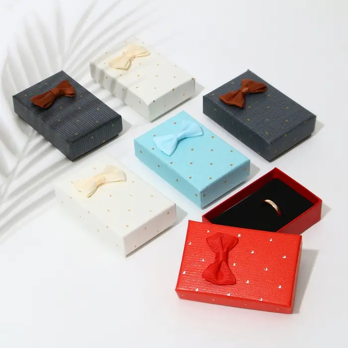 Коробочка подарочная под набор &laquo;Крапинки&raquo;, 5&times;8 (размер полезной части 4.7&times;7.7 см), МИКС, вставка чёрная