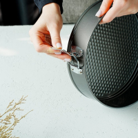 Форма для выпечки Доляна &laquo;Элин. Круг&raquo;, d=22 см, съёмное дно, антипригарное покрытие, цвет чёрный