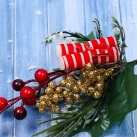 Декор "Зимние грезы" сверток ягоды зелень, 19 см Декор "Зимние грезы" сверток ягоды зелень, 19 см