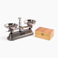 Весы лабораторные, с набором гирь 2000 г.