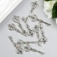 Металлический элемент, декоративная подвеска &laquo;Арт Узор. Ключик-сердечко&raquo;, 4&times;1.3&times;0.5 см