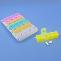 Таблетница - органайзер &laquo;Неделька&raquo;, русские буквы, 18 &times; 11,5 &times; 2,5 см, утро/день/вечер/ночь, 7 контейнеров по 4 секции, цвет разноцветный