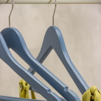 Плечики - вешалки для одежды LaDо́m Brillant, 44,5&times;23&times;1,2 см, 3 шт, деревянные, широкие плечики, цвет синий