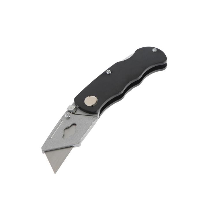 Нож универсальный складной ТУНДРА, металл. корпус, трапециевидное лезвие + 5 запасных, 19 мм Нож универсальный складной ТУНДРА, металл. корпус, трапециевидное лезвие + 5 запасных, 19 мм