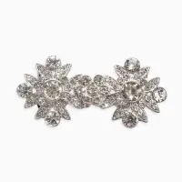 Зажим для кардигана "Ажур", гербер, цвет белый в серебре