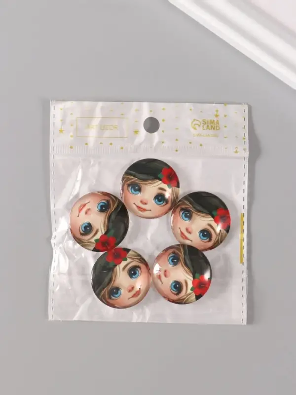 Кабошон стекло для творчества "Круг. Мальчишка в картузе с цветком" 3х3 см