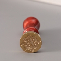 Печать для сургуча с пластиковой ручкой "Буква E на вензеле" 2,5х2,5х6,3 см Печать для сургуча с пластиковой ручкой "Буква E на вензеле" 2,5х2,5х6,3 см