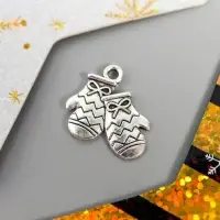 Декор для творчества металл "Варежки" серебро 1,7х1,6 см