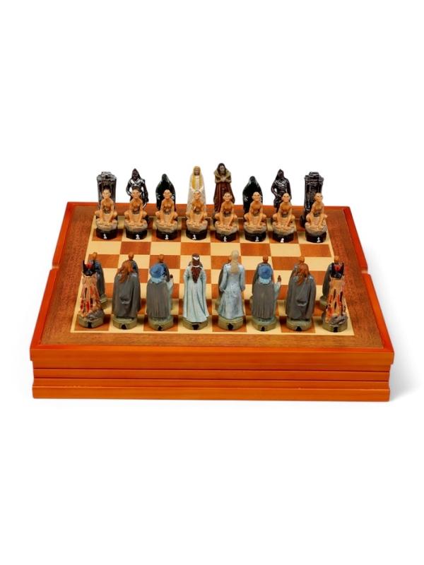 Шахматы "Фэнтези", настольная игра 36 х 36 см, король 7.7 х 2.3 см, пешка 6.1 х 2.3 см