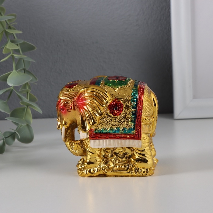 Нэцке полистоун Нэцке полистоун "Индийский слон на золотых слитках" золото 4,6х8,8х8 см