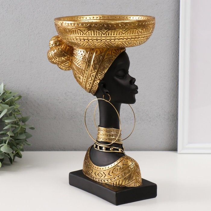 Сувенир полистоун подставка "Африканка с золотой тарелкой на голове" 30х17х17 см