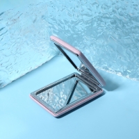 Зеркало складное &laquo;Блеск&raquo;, 6,3 &times; 8,7 &times; 1,8 см, цвет розовый