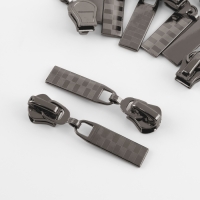 Бегунок автоматический для молнии &laquo;Трактор&raquo;, №5, 10 шт, цвет чёрный никель